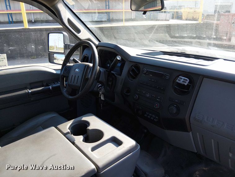 image for item DU3593 2014 Ford F350 Super Duty flatbed pickup truck