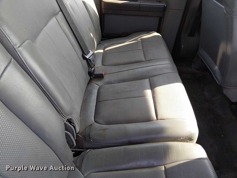 image for item DU3593 2014 Ford F350 Super Duty flatbed pickup truck