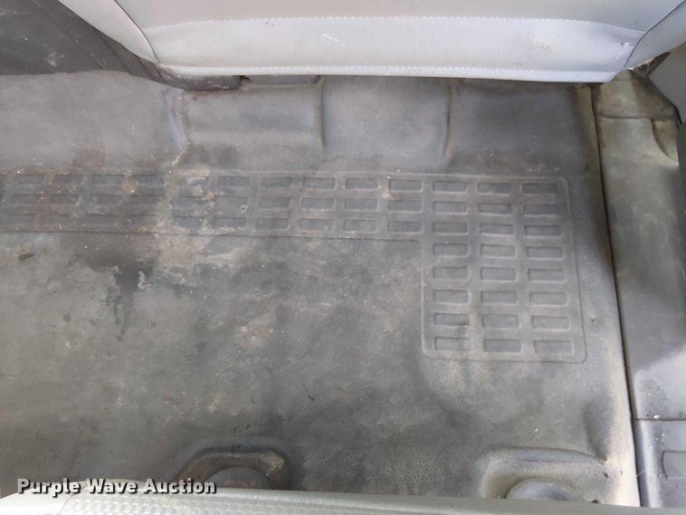 image for item DU3593 2014 Ford F350 Super Duty flatbed pickup truck