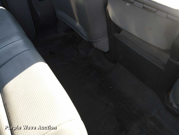 image for item DU3593 2014 Ford F350 Super Duty flatbed pickup truck