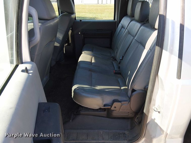 image for item DU3593 2014 Ford F350 Super Duty flatbed pickup truck