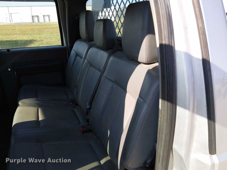 image for item DU3593 2014 Ford F350 Super Duty flatbed pickup truck