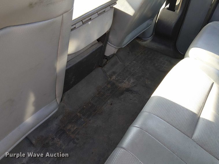 image for item DU3593 2014 Ford F350 Super Duty flatbed pickup truck