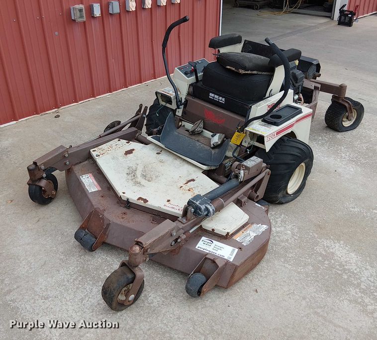 image for item DU3596 (2) ZTR lawn mowers