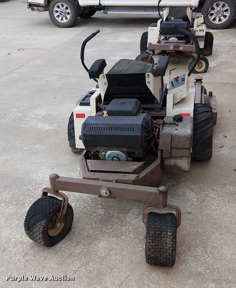 image for item DU3596 (2) ZTR lawn mowers