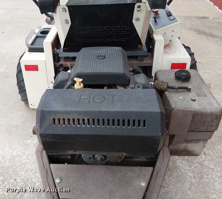 image for item DU3596 (2) ZTR lawn mowers