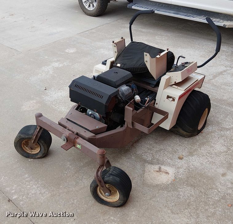 image for item DU3596 (2) ZTR lawn mowers