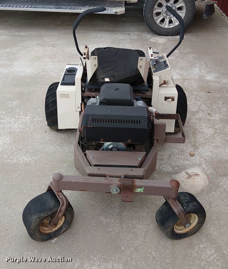 image for item DU3596 (2) ZTR lawn mowers