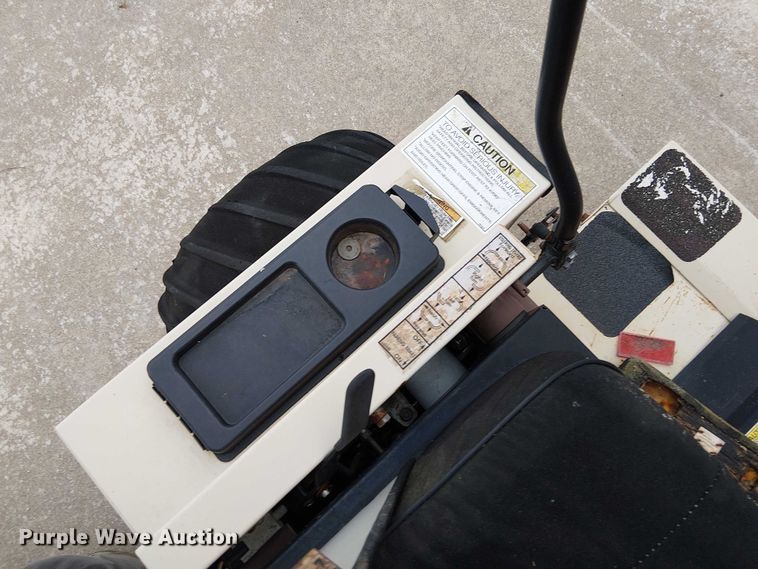 image for item DU3596 (2) ZTR lawn mowers