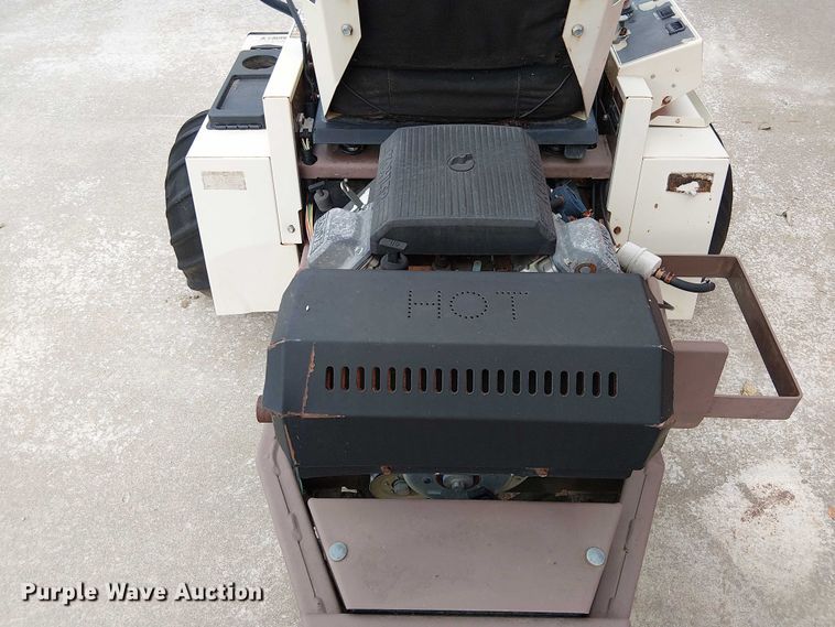 image for item DU3596 (2) ZTR lawn mowers