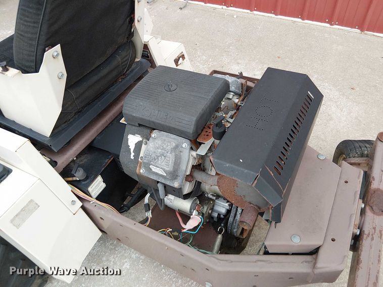 image for item DU3596 (2) ZTR lawn mowers