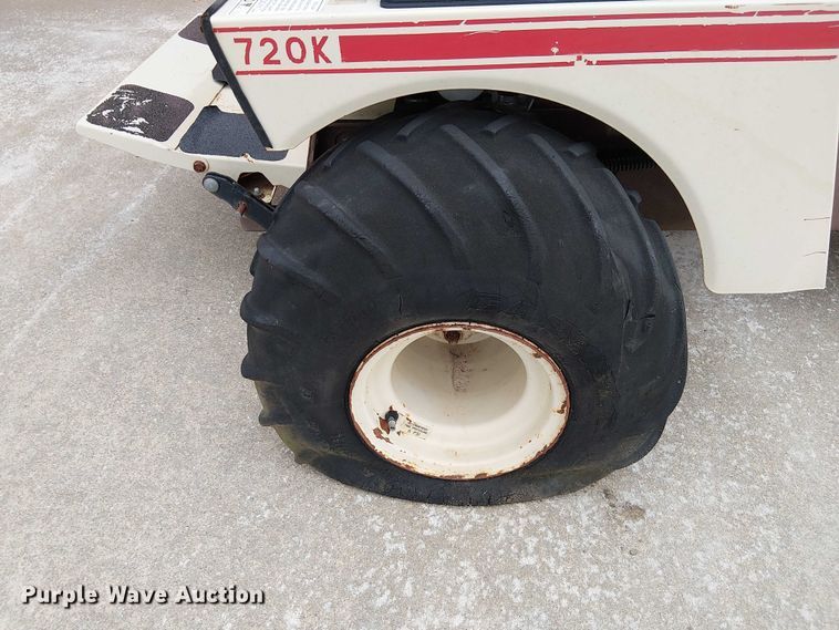 image for item DU3596 (2) ZTR lawn mowers