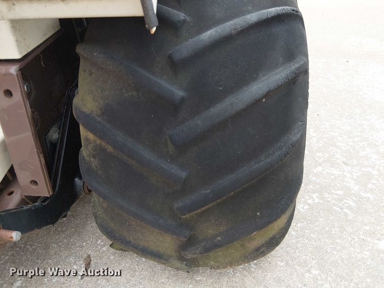 image for item DU3596 (2) ZTR lawn mowers