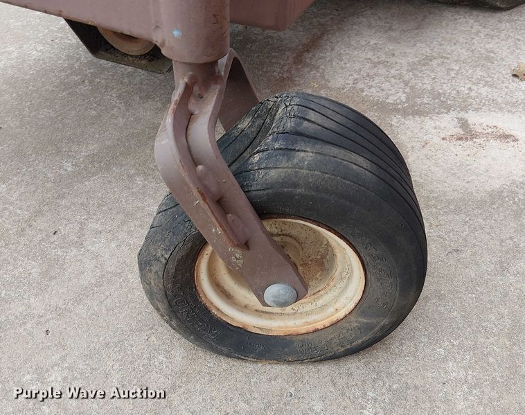 image for item DU3596 (2) ZTR lawn mowers