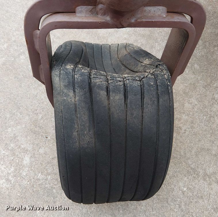 image for item DU3596 (2) ZTR lawn mowers