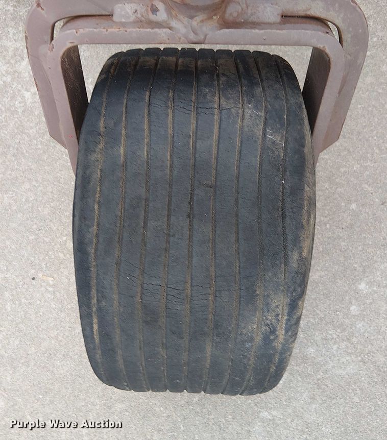 image for item DU3596 (2) ZTR lawn mowers