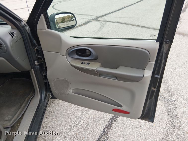 image for item DU3601 2003 Chevrolet TrailBlazer LS SUV