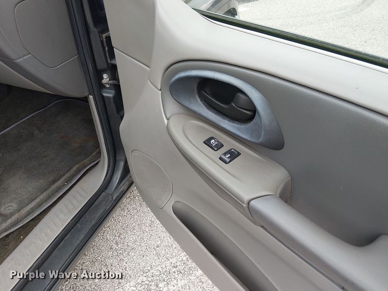 image for item DU3601 2003 Chevrolet TrailBlazer LS SUV