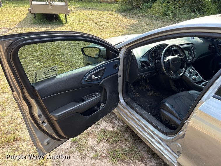 image for item DV5003 2015 Chrysler 200 S 