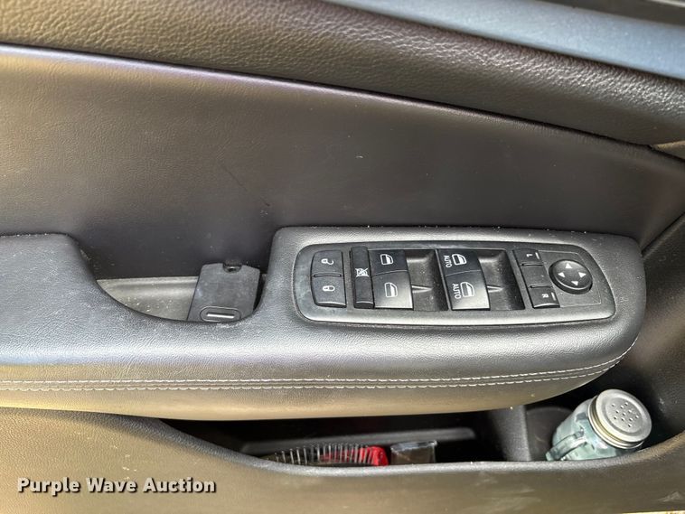 image for item DV5003 2015 Chrysler 200 S 