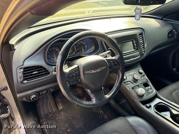 image for item DV5003 2015 Chrysler 200 S 