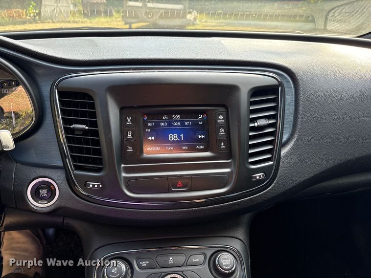 image for item DV5003 2015 Chrysler 200 S 