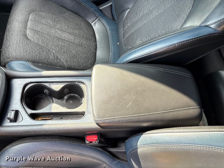 image for item DV5003 2015 Chrysler 200 S 