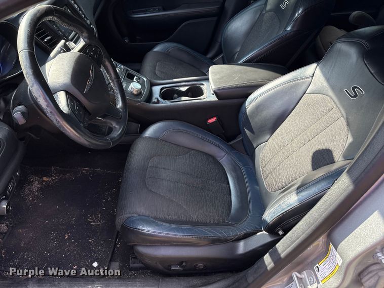 image for item DV5003 2015 Chrysler 200 S 