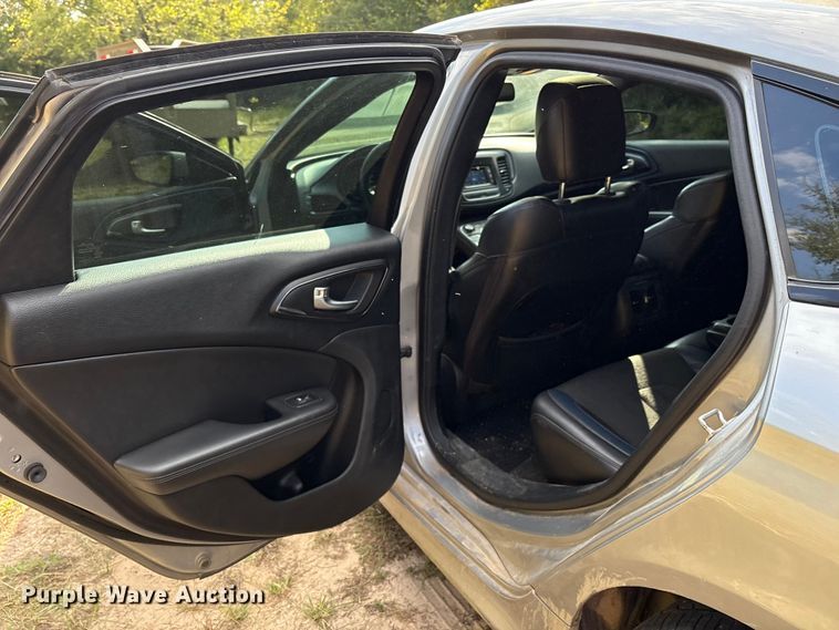 image for item DV5003 2015 Chrysler 200 S 