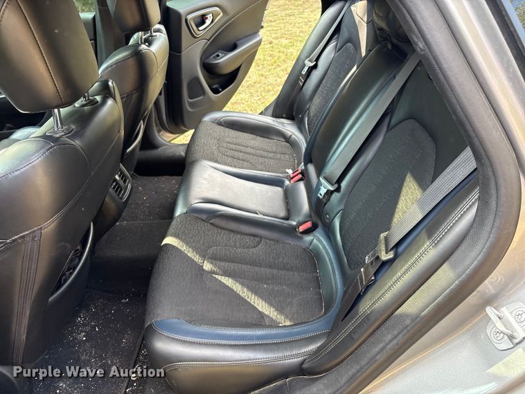 image for item DV5003 2015 Chrysler 200 S 