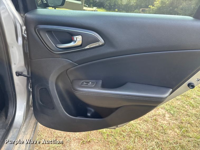 image for item DV5003 2015 Chrysler 200 S 