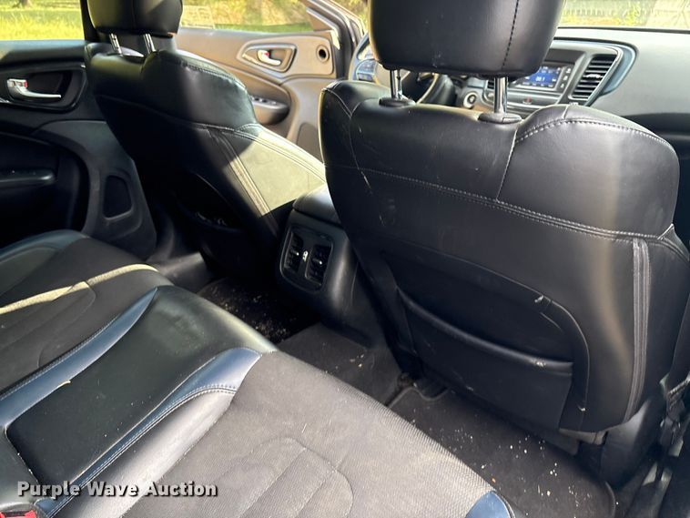 image for item DV5003 2015 Chrysler 200 S 