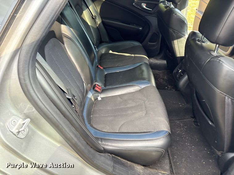 image for item DV5003 2015 Chrysler 200 S 