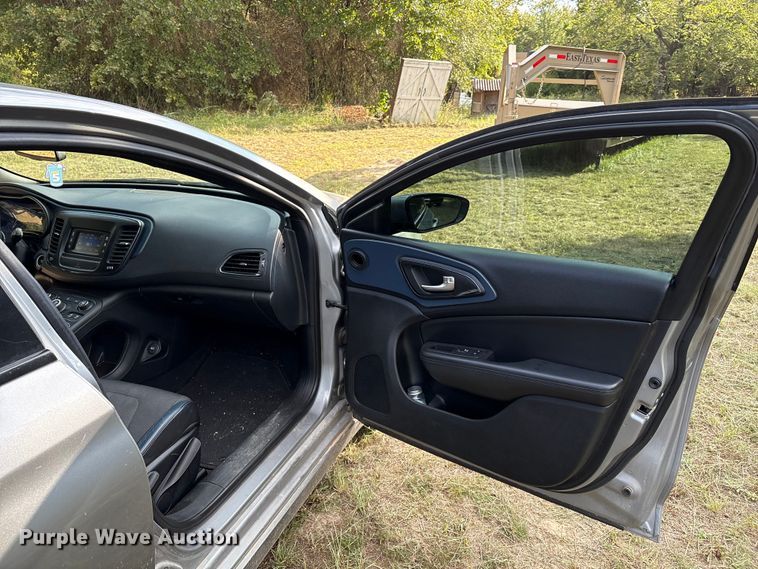 image for item DV5003 2015 Chrysler 200 S 