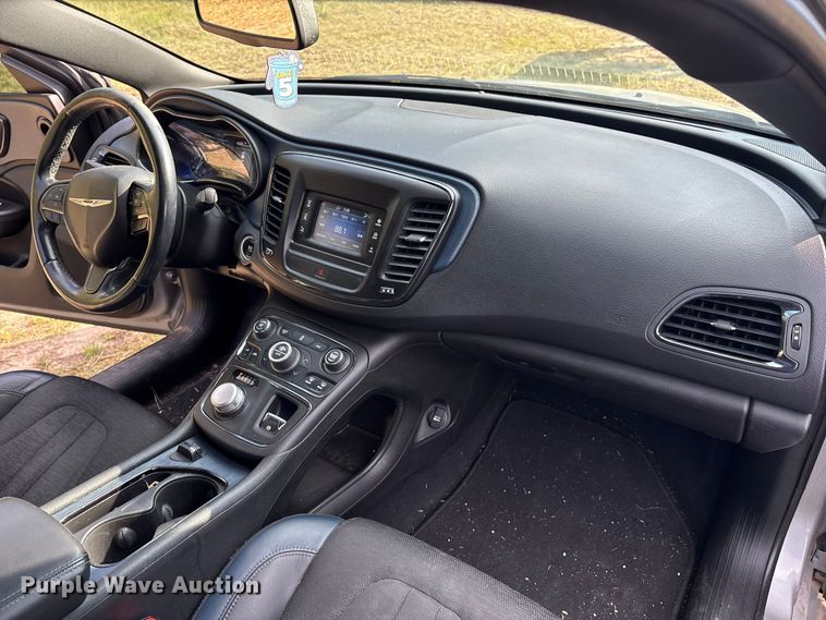 image for item DV5003 2015 Chrysler 200 S 