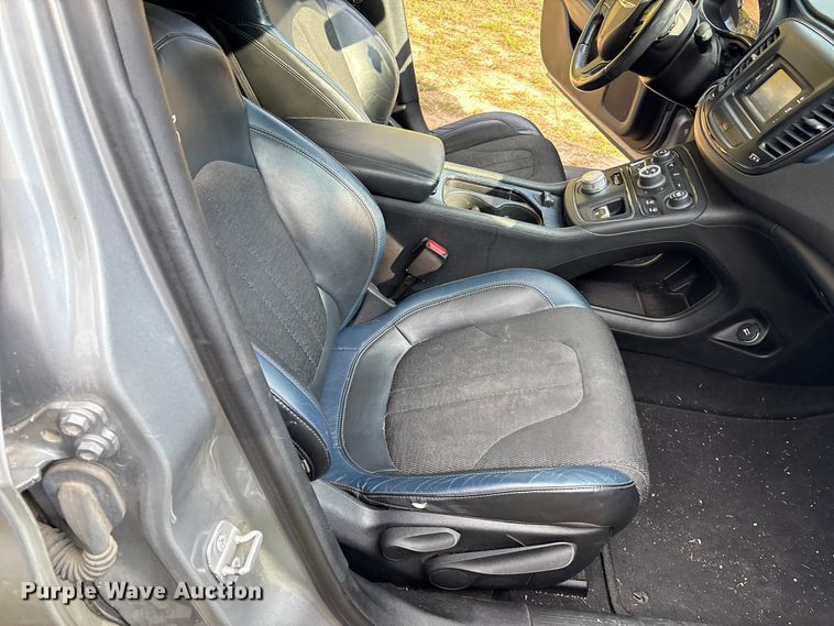 image for item DV5003 2015 Chrysler 200 S 