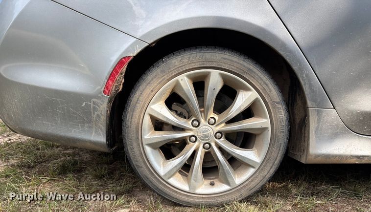 image for item DV5003 2015 Chrysler 200 S 