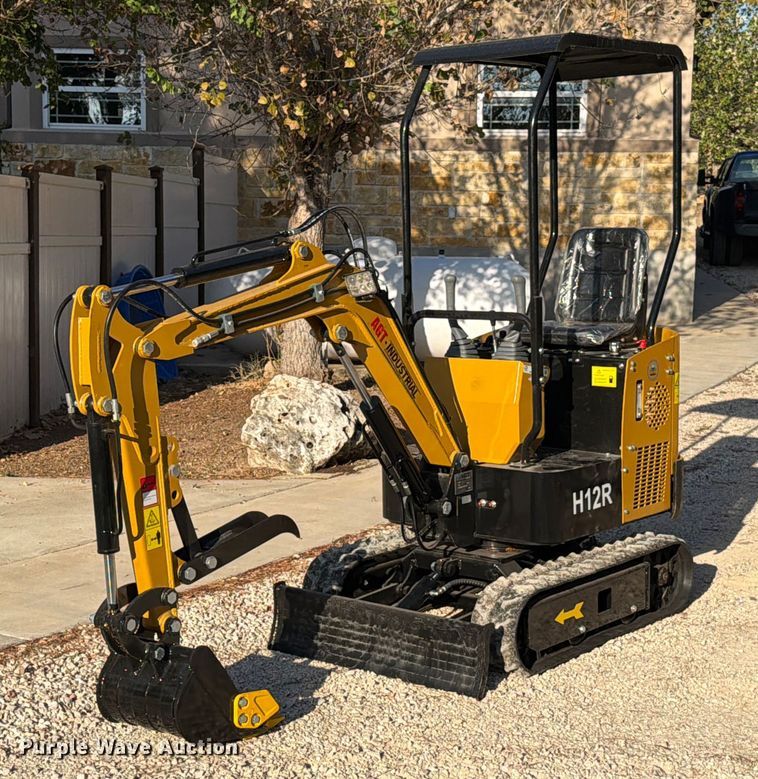 EXCAVADORA 2024 AGT H12R