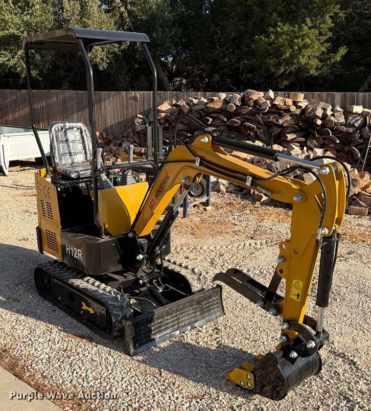 EXCAVADORA 2024 AGT H12R