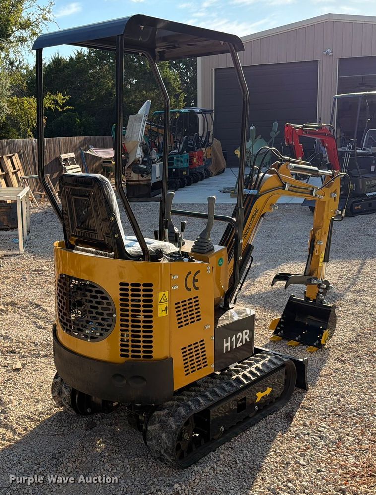 EXCAVADORA 2024 AGT H12R