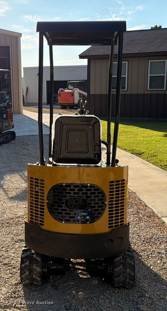 image for item DX5827 2024 AGT H12R mini excavator