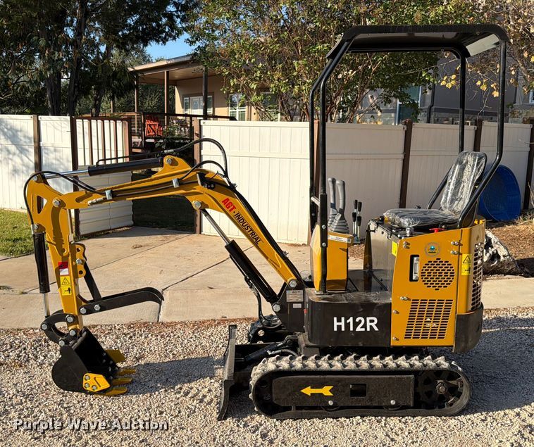 image for item DX5827 2024 AGT H12R mini excavator