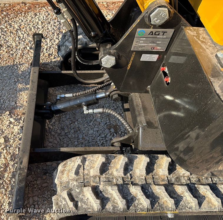image for item DX5827 2024 AGT H12R mini excavator