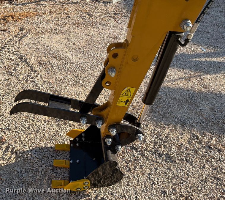 image for item DX5827 2024 AGT H12R mini excavator