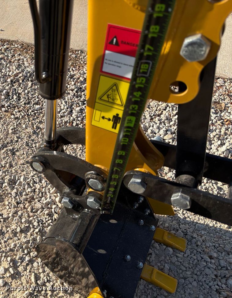 image for item DX5827 2024 AGT H12R mini excavator