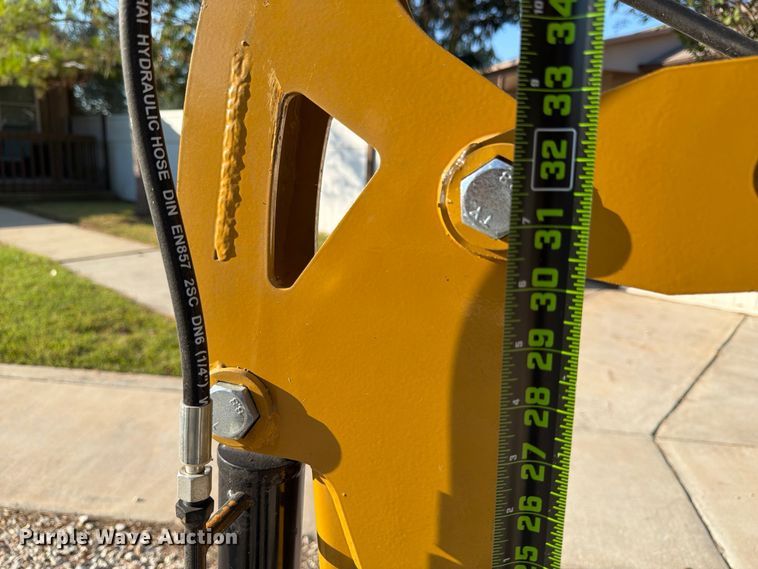 image for item DX5827 2024 AGT H12R mini excavator