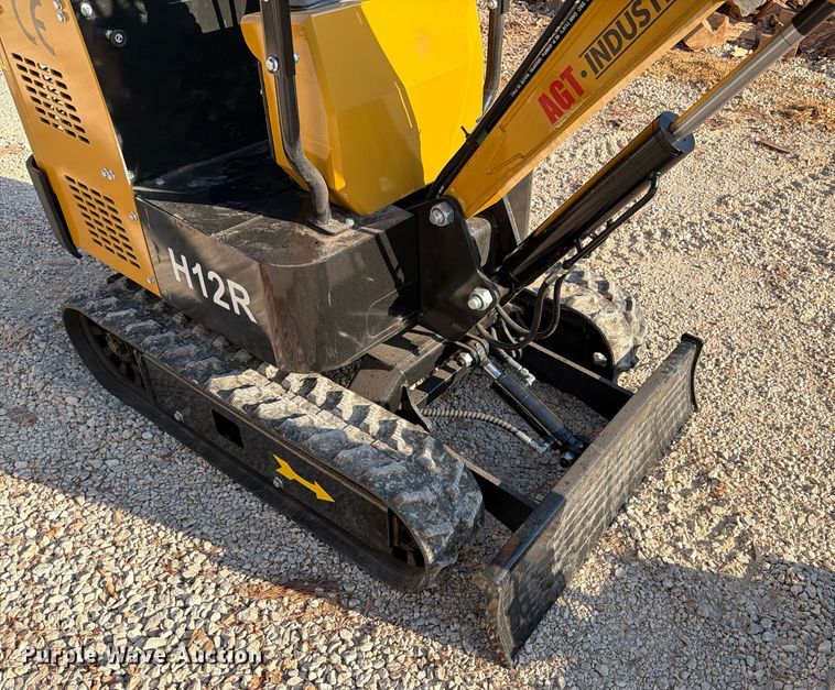 image for item DX5827 2024 AGT H12R mini excavator