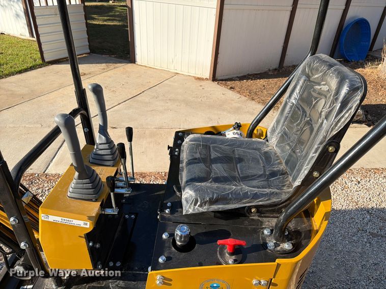 image for item DX5827 2024 AGT H12R mini excavator