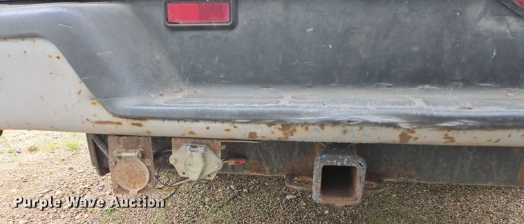 image for item DY1300 2000 Chevrolet Express 2500 van