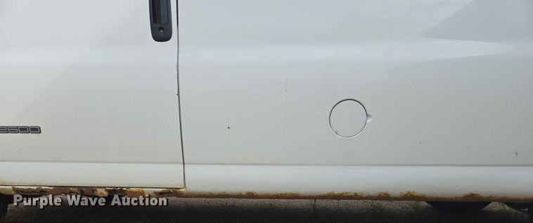 image for item DY1300 2000 Chevrolet Express 2500 van